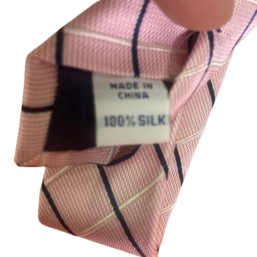 NEW‎ IZOD Men's Neck Tie New Pink Navy White Plaid